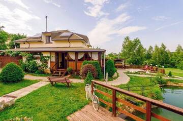 Фото номера Дом с 4 спальнями Гостевой дом Коттедж с бассейном г. Balamutovichi 59
