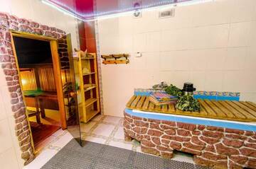 Фото номера Дом с 4 спальнями Гостевой дом Коттедж с бассейном г. Balamutovichi 66